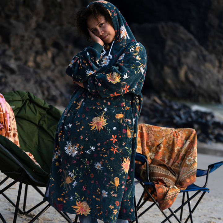 Native Poncho Emerald green velour