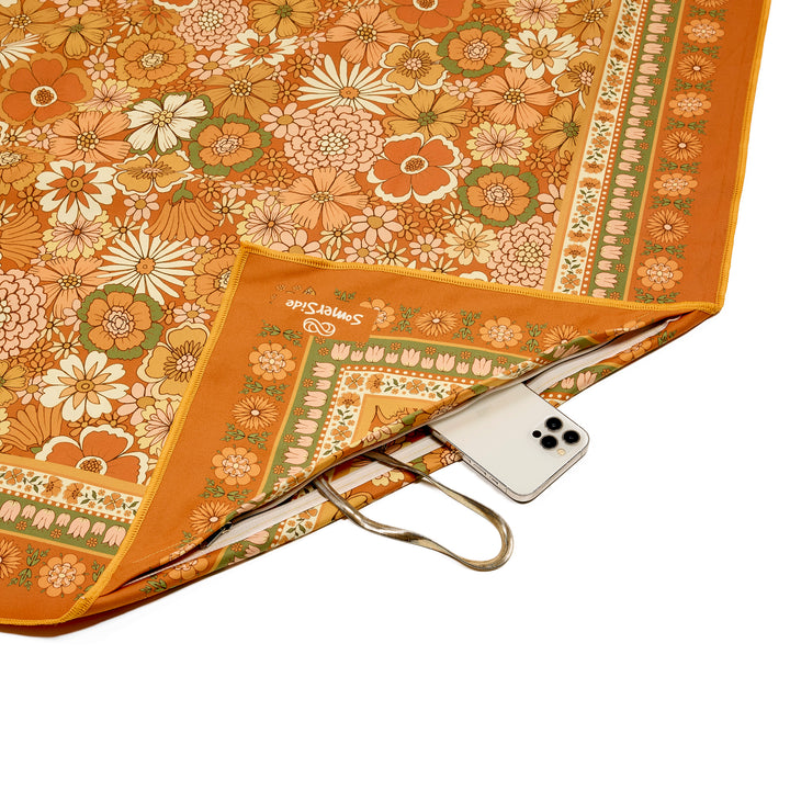 sand pocket and hidden zipped pocket