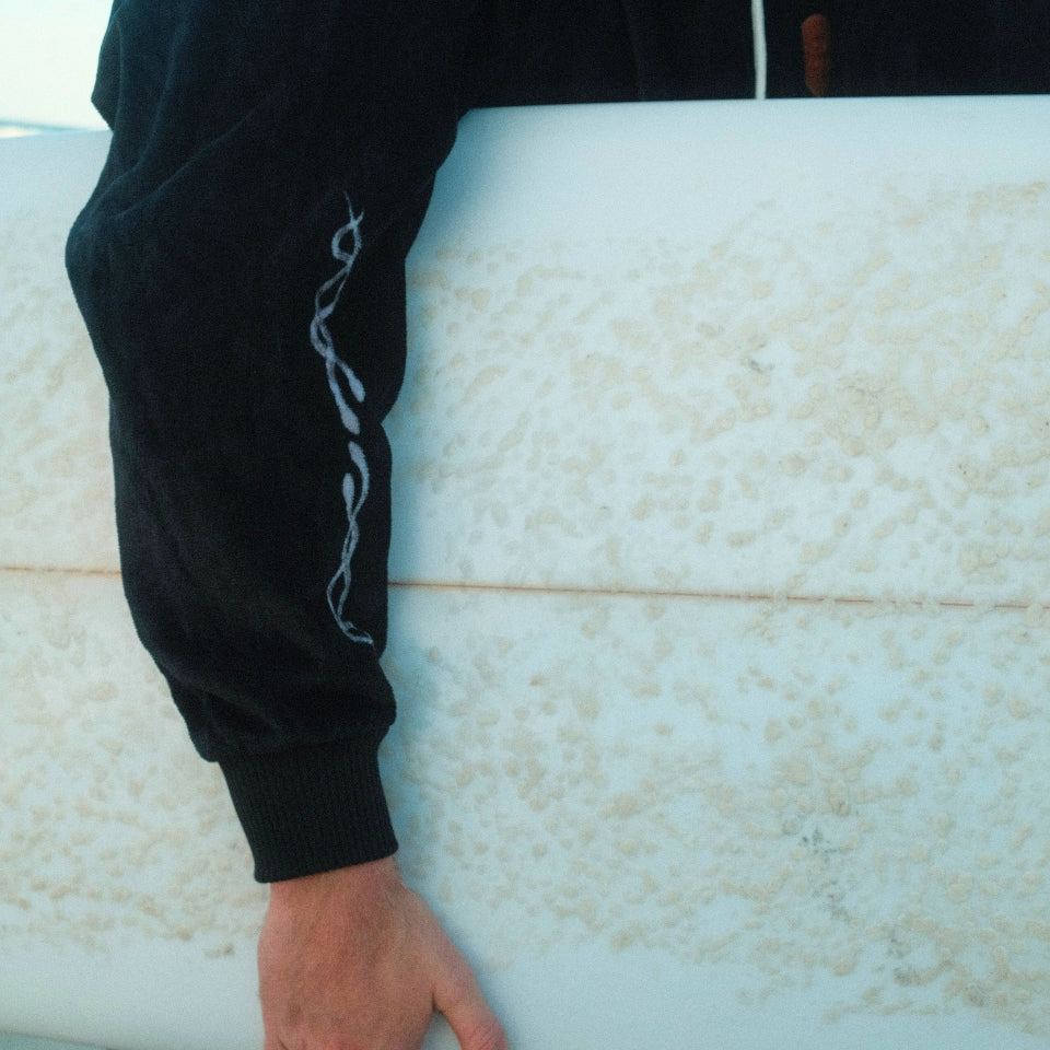  Black snake changing towel
